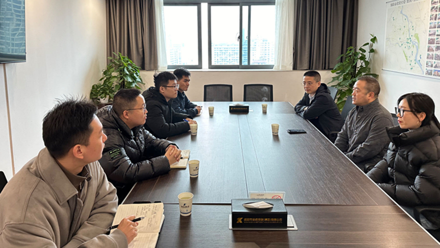 易游 （中国版权）官方网站集团党委副书记王玉梁与中建三局交流培养的人才进行交流座谈
